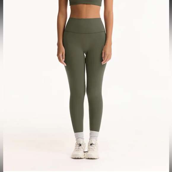 Set Lux High-Rise Leggings - Picture 2 of 7